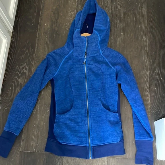 Lululemon, Scuba Hoodie - Picture 3 of 9